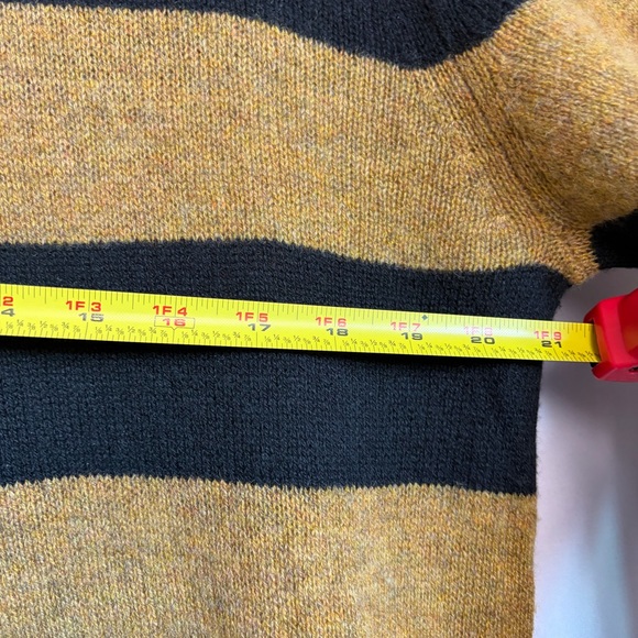 Khaite Sweater Women Sz L Black Gold Stripe 100% Cashmere Crewneck Pullover READ - Picture 14 of 16